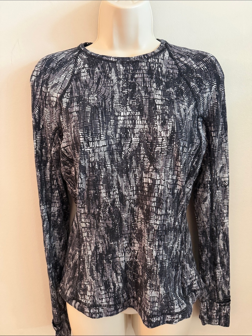 lululemon athletica Black & White Abstract Long Sleeve Top